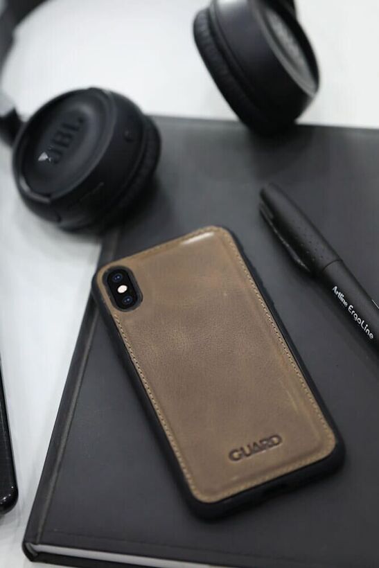 Guard Antique Leather Brown iPhone X / XS Case