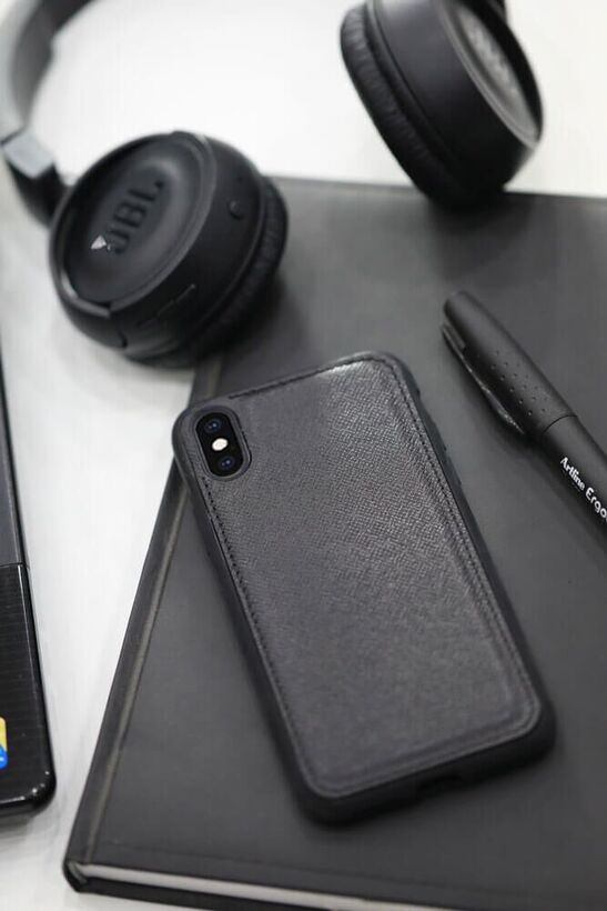Guard Black Saffiano Leather iPhone X / XS Case