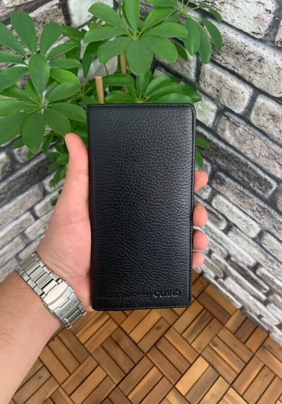 Guard Chelsea Black Leather Hand Portfolio with Phone Compartment