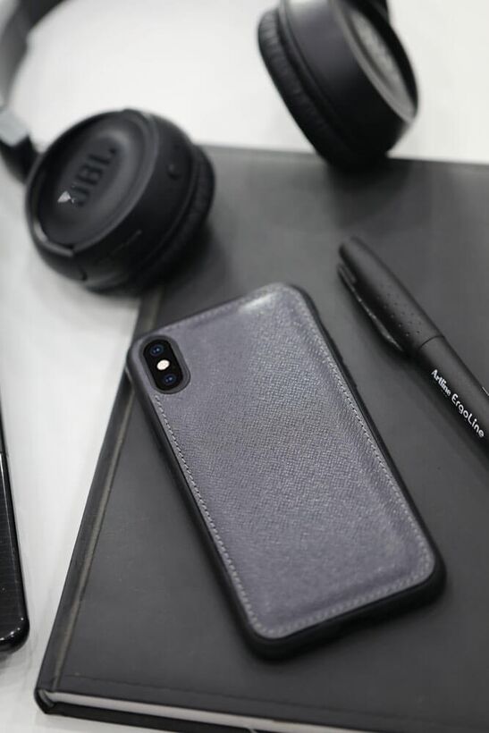 Guard Anthracite Saffiano Leather iPhone X / XS Case