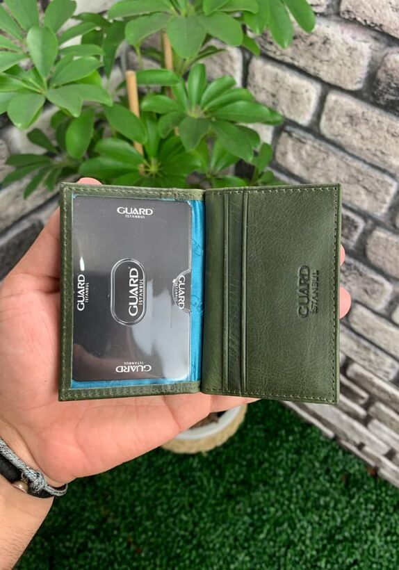 Guard Antique Green Leather Card Holder