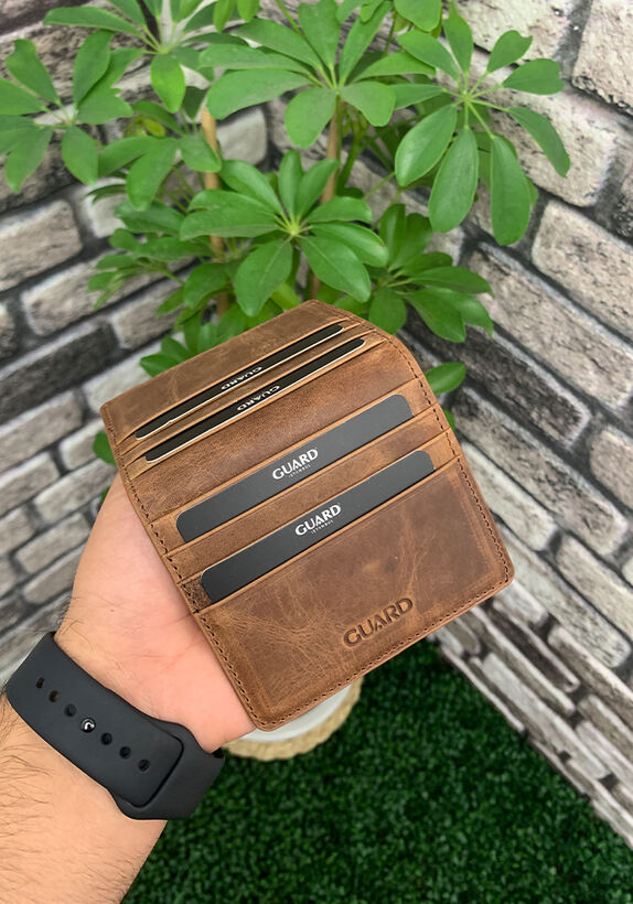 Guard Crazy Tan Paste Design Leather Card Holder