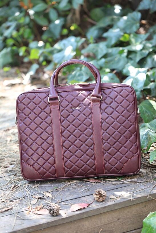 Guard Capitone Stitched Claret Red Laptop Entry Leather Briefcase