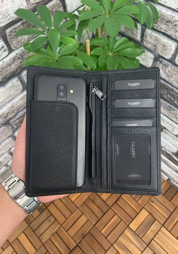 Guard Chelsea Black Matte Leather Hand Portfolio with Phone Compartment