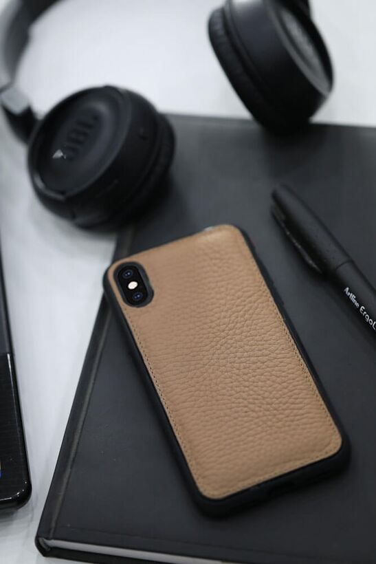 Guard Hazelnut Leather iPhone X / XS Phone Case