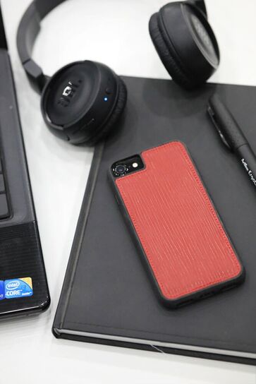 Guard iPhone 6 / 6s / 7 Red Road Patterned Leather Phone Case - Thumbnail