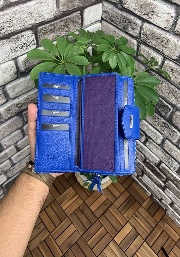Guard Blue Zipper and Leather Flip Hand Portfolio