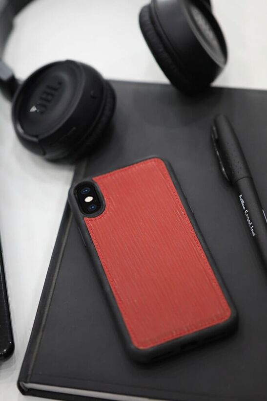 Guard Red Leather iPhone X / XS Case