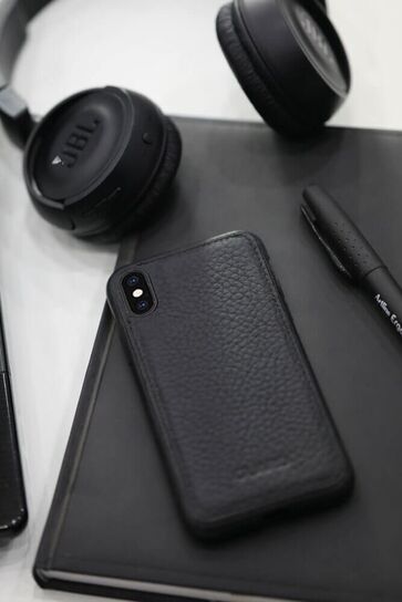 Guard Matte Black Leather Xs Max Phone Case - Thumbnail