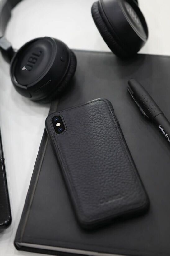 Guard Matte Black Leather Xs Max Phone Case