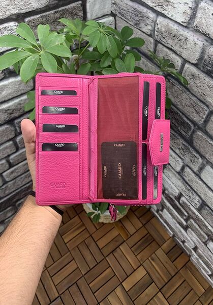 Guard Pink Zipper and Leather Hand Portfolio - Thumbnail